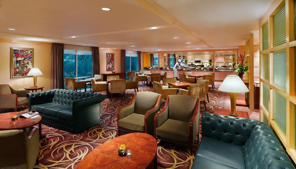 أكزكتيف ديلكس