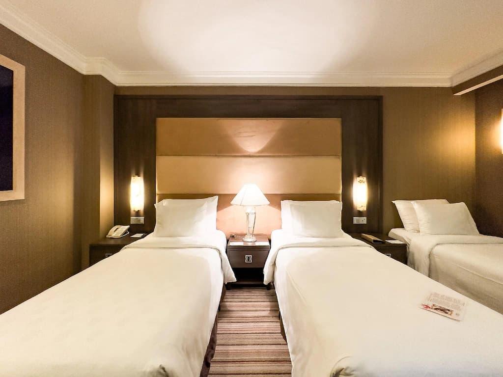 غرفة ثلاثية