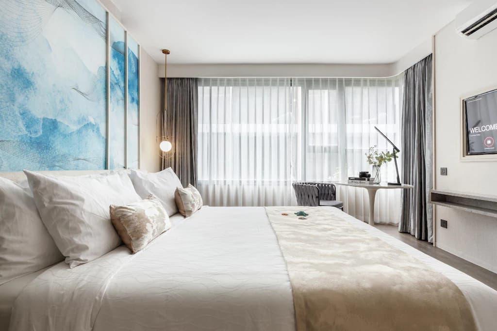 جناح غرفة نوم واحدة مع شرفة