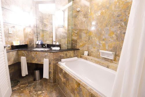 اكزكتيف سويت غرفتي نوم	