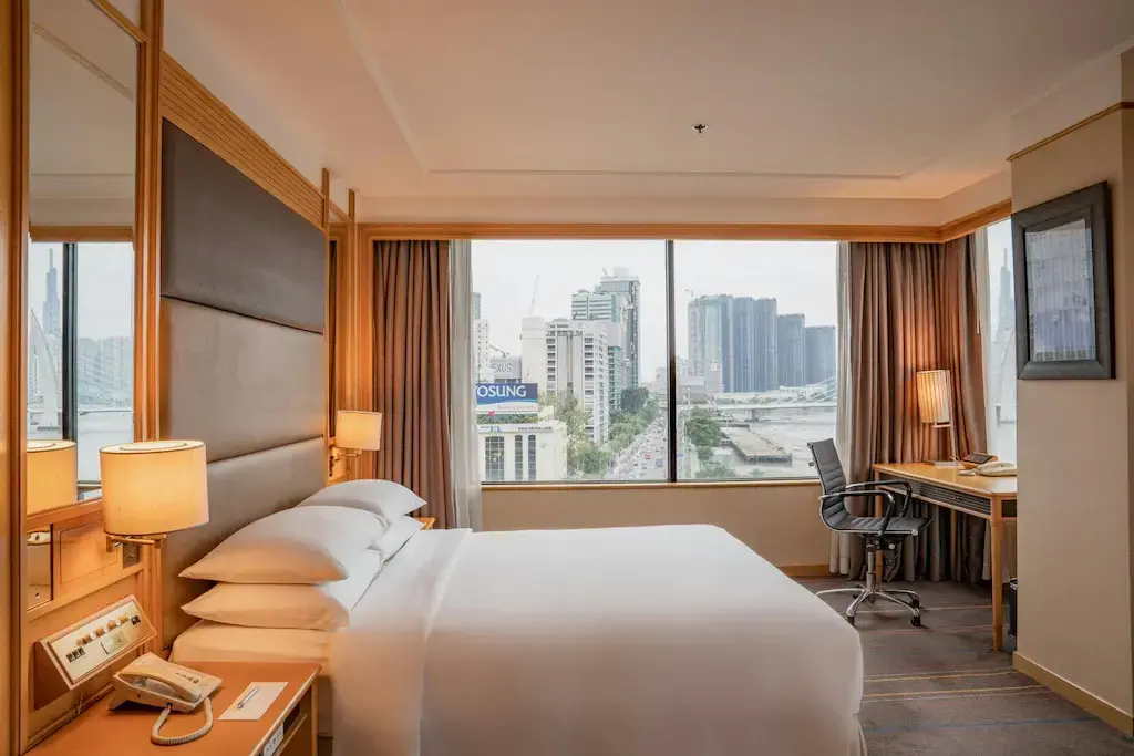 استوديو اكزكتيف