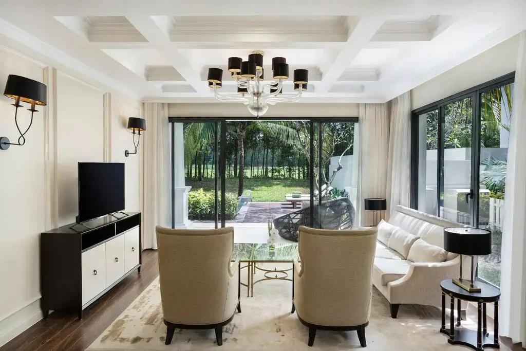 فيلا 4 غرف نوم مع إطلالة على الحديقة و مسبح خاص