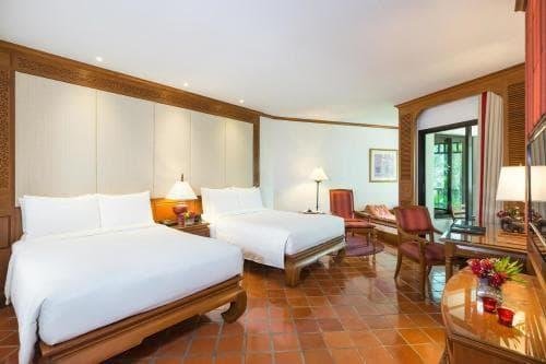 غرفة غراند عائلية رباعية اطلالة على الحديقة	