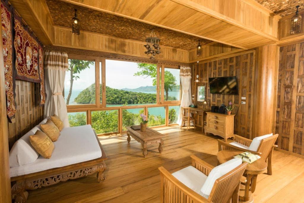 جناح مع مسبح خاص  مطل على المحيط