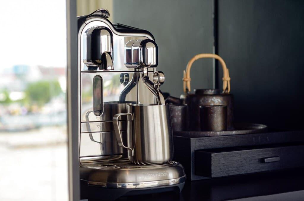 جناح وات أرون غرفة مع إطلالة على النهر