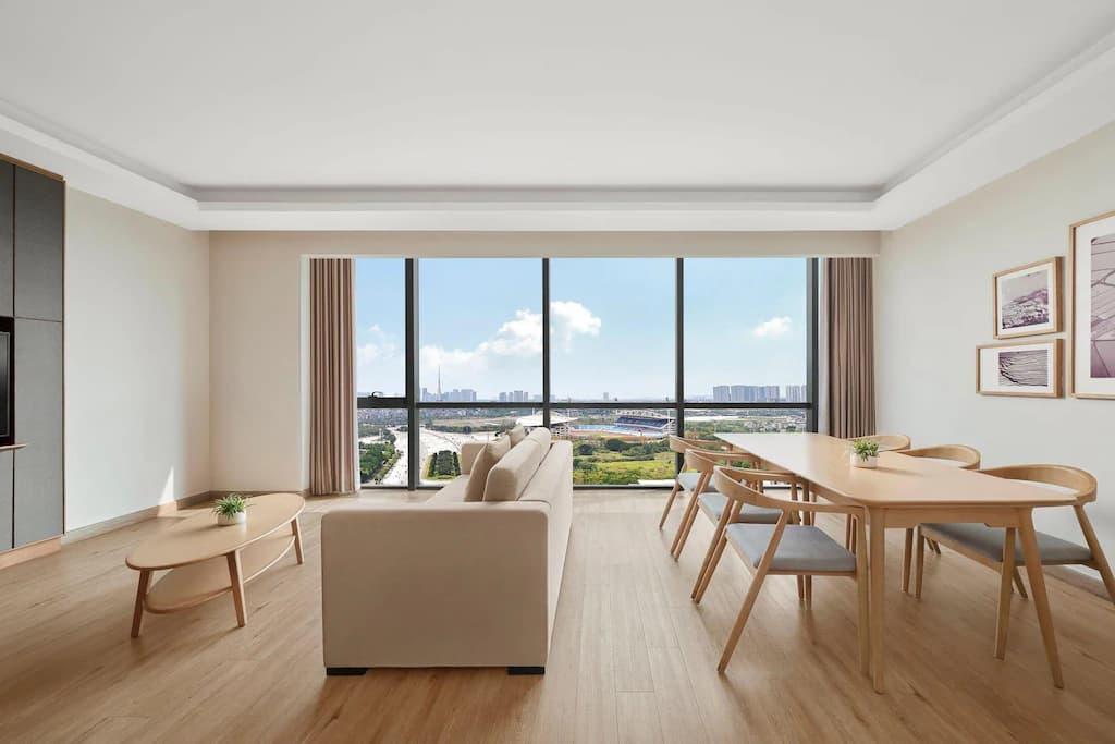 جناح 3 غرف نوم مطل على المدينة