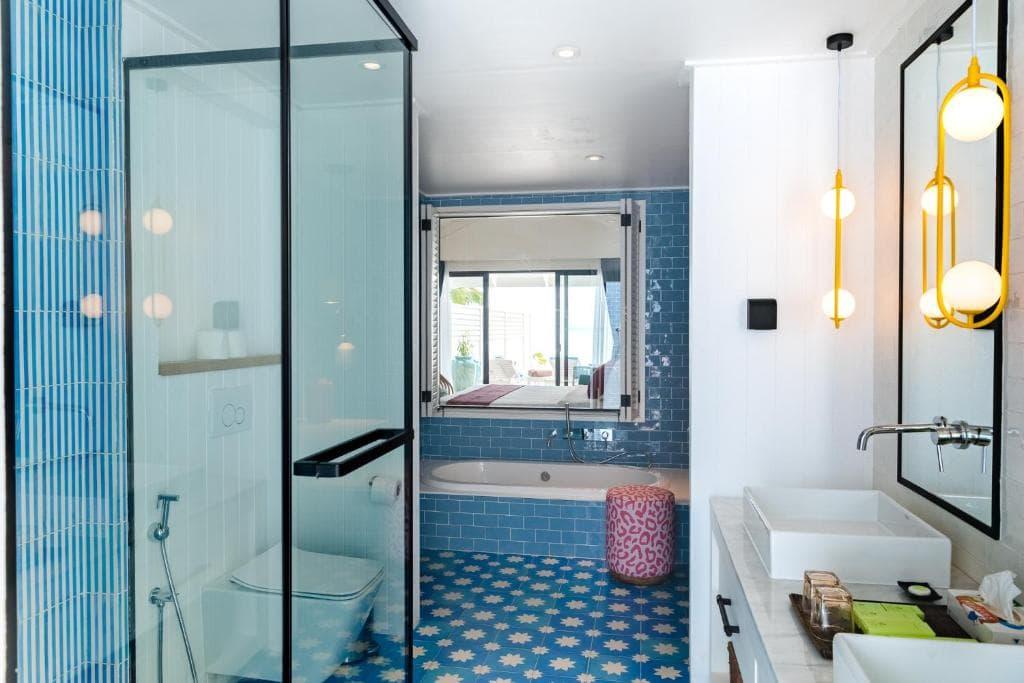 فيلا شاطئية مع مغطس على الشاطئ