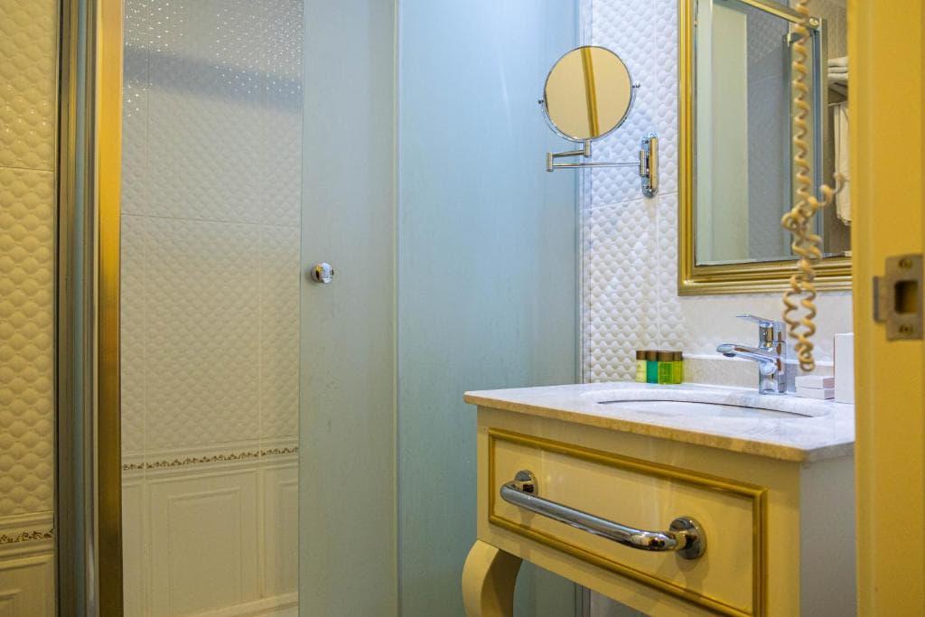 غرفة كمفورت مع شرفة