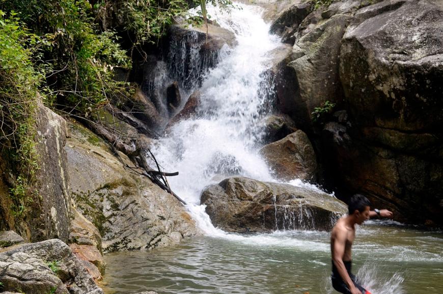 شلالات جزيرة بينانج ماليزيا شلالات جزيرة بينانج ماليزيا