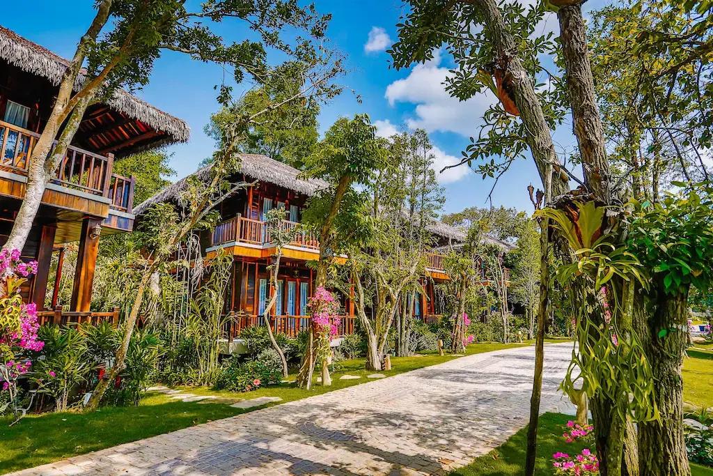 بنغل مطل على نسيم المحيط