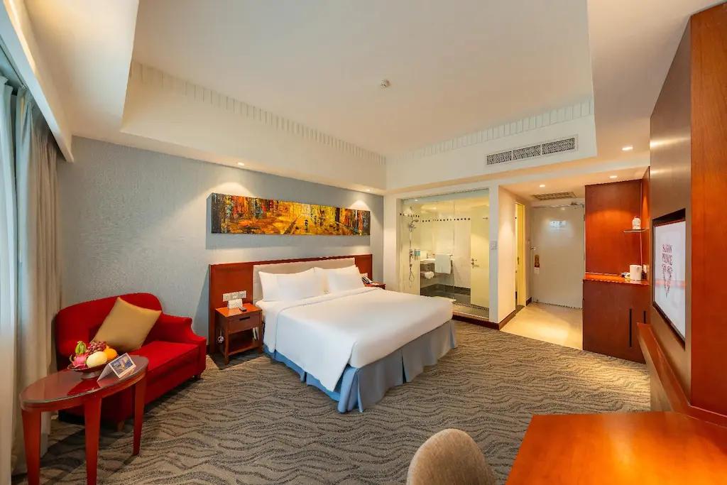 اكزكتيف مطل على المدينة