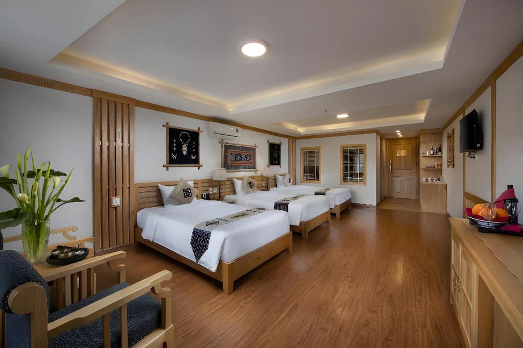 ديلوكس ثلاثية