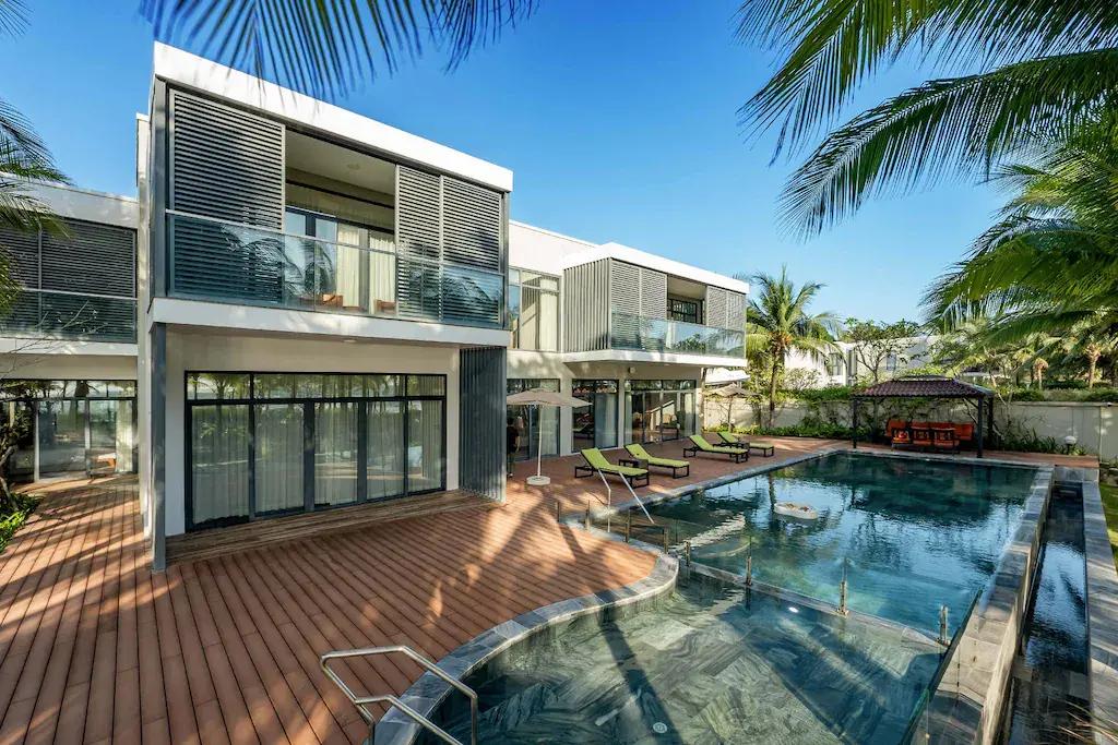 فيلا رئاسية 5 غرف نوم مع مسبح خاص اطلالة على البحر