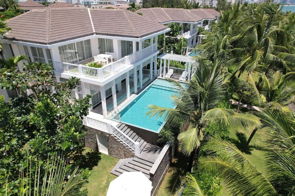 فيلا 4 غرف نوم مع مسبح خاص مواجهة للشاطئ	