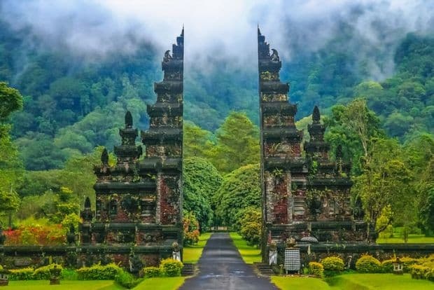 السياحة في اندونيسيا